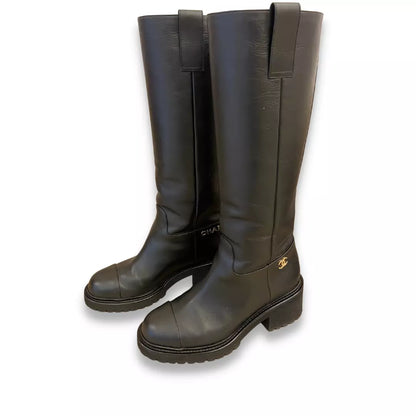 BOTAS ALTAS DE PIEL DE BECERRO NEGRA CHANEL