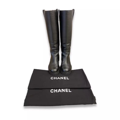 BOTAS ALTAS DE PIEL DE BECERRO NEGRA CHANEL
