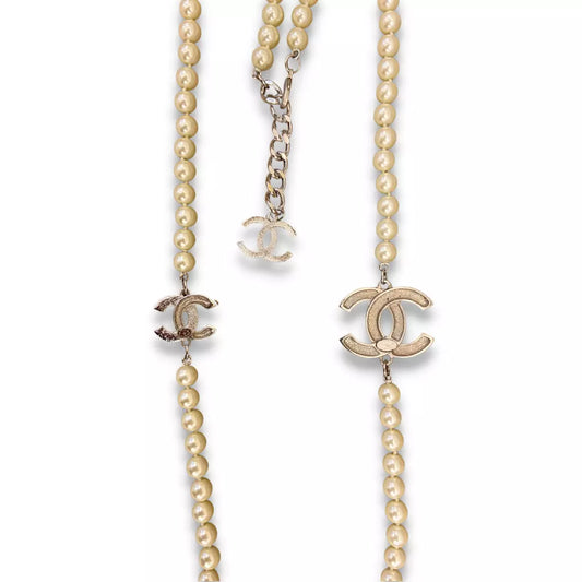 COLLAR DE PERLAS LARGAS CC DE CHANEL