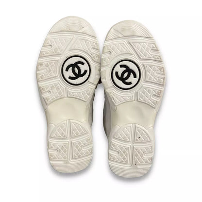 ZAPATILLAS CHANEL CC DE PIEL DE BECERRO BLANCA