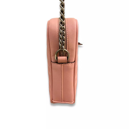 MINI BOLSO GG MARMONT DE PIEL MATELASSÉ ROSA GUCCI