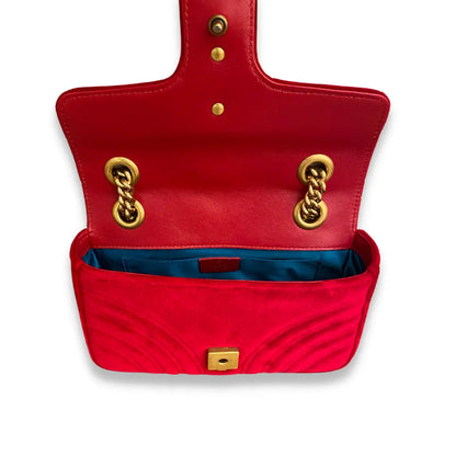 GUCCI RED MATELASSÉ VELVET GG MARMONT BAG