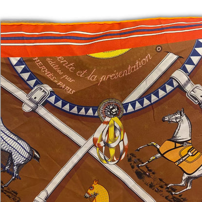 HERMÈS COUVERTURES ET TENUES DE JOUR REVERSIBLE SILK CARRÉ
