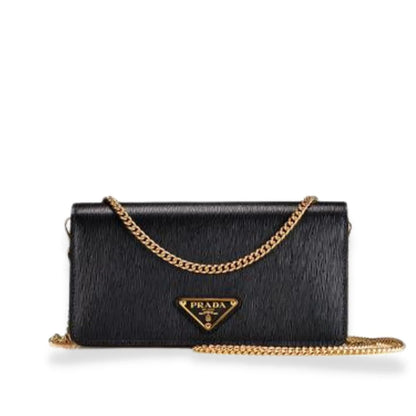 Cartera de piel con cadena negra Prada