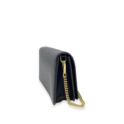 Cartera de piel con cadena negra Prada