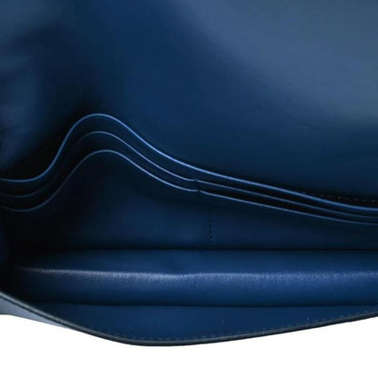 Cartera de piel con cadena azul de Prada
