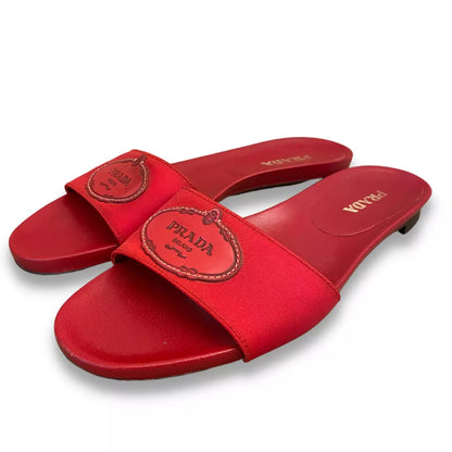 Sandalias Prada con logo rojo