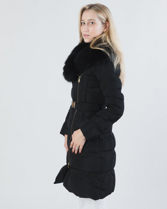 Chaqueta con cuello de piel de zorro negra de Versace